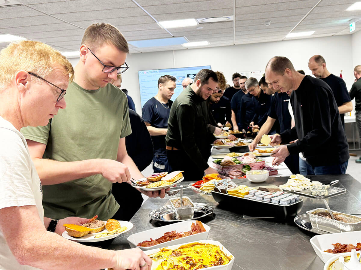 Brunchbuffet til kolleger når vi fejrer en ny færdiguddannet lærling 