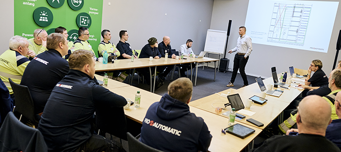 Pro Automatic Undervisning af serviceteknikerne 692 x 308